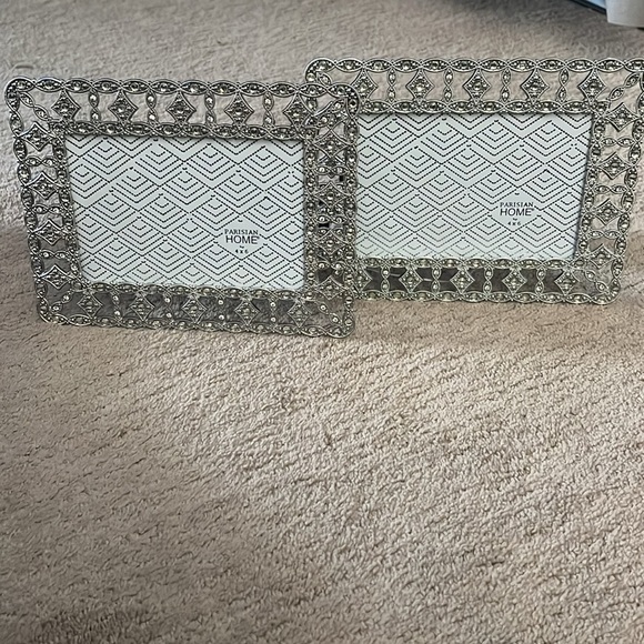 Parisian Works Elegant Silver Photo Frame - Picture 2 of 7
